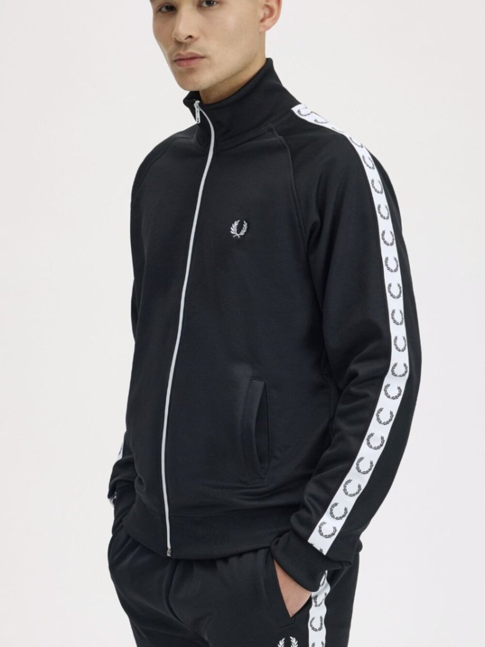 NWT FRED PERRY JACKET SIZE M